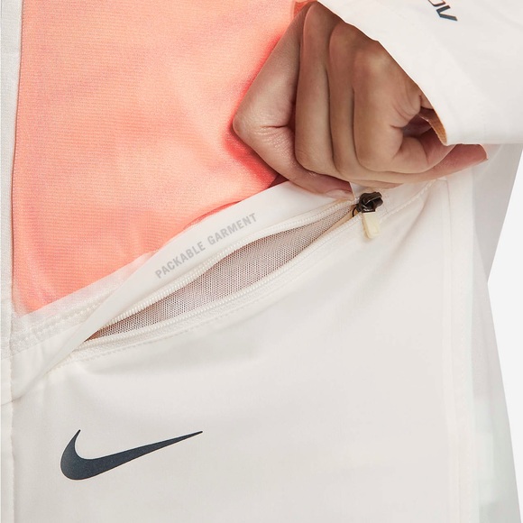 NWT. Nike Storm-FIT ADV Run Division. Women's Running Jacket size M - Picture 9 of 11